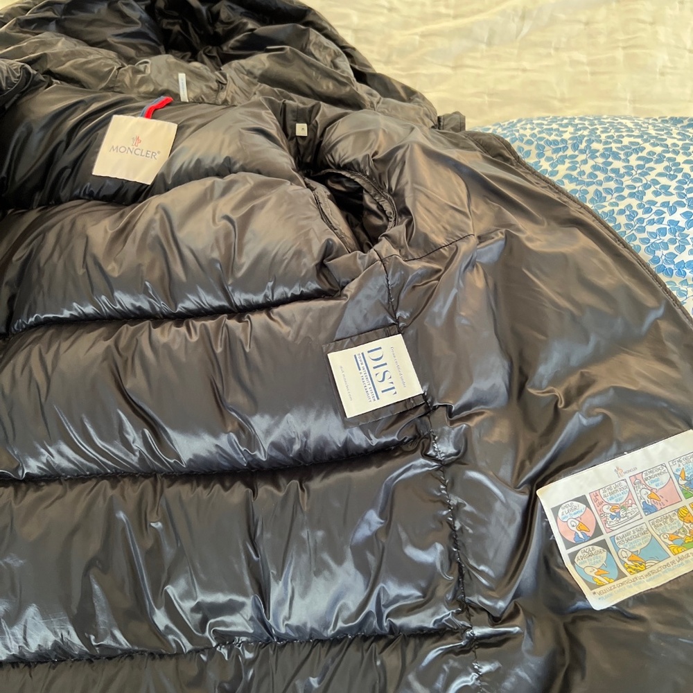 Hooded mid-legth warm Moncler